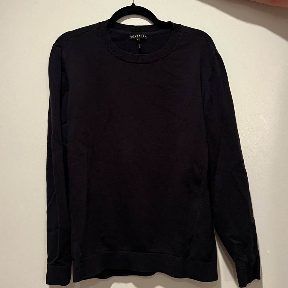 Aether black crewneck